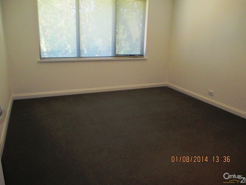 5 Oregan Court, Meadow Springs WA 6210