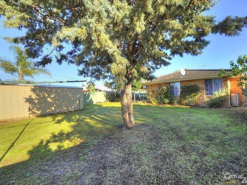 9 Jamestown Terrace, Greenfields WA 6210