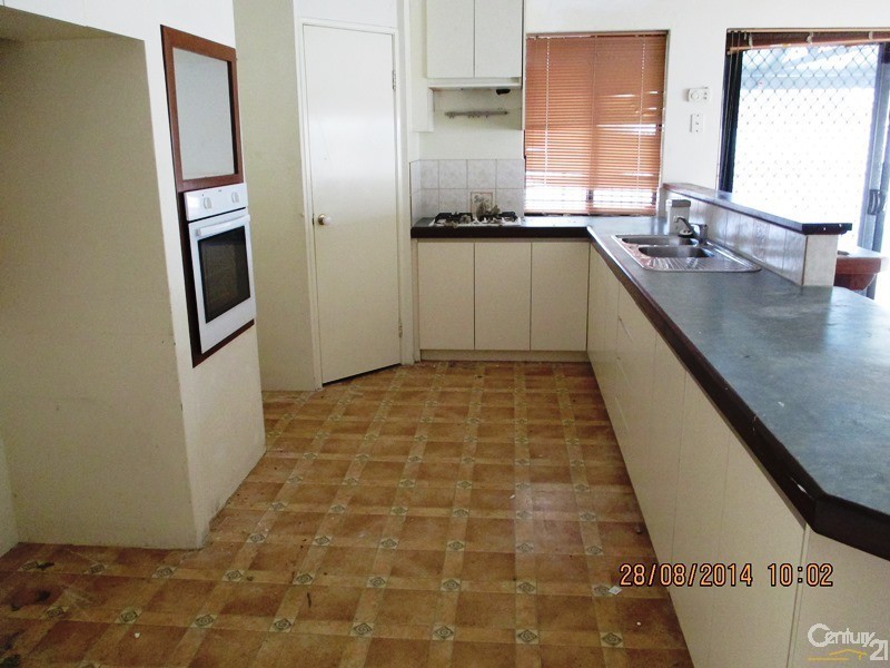 2 Kangaroo Paw Drive, Greenfields WA 6210