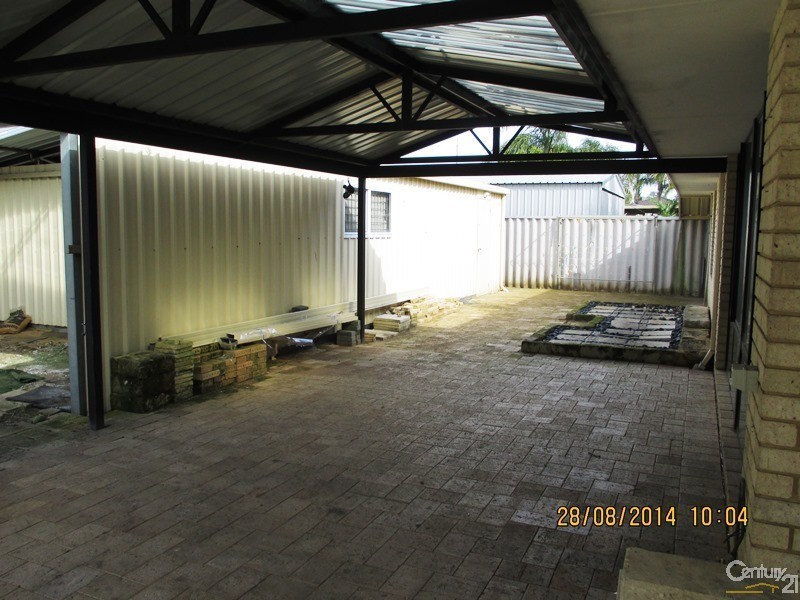 2 Kangaroo Paw Drive, Greenfields WA 6210