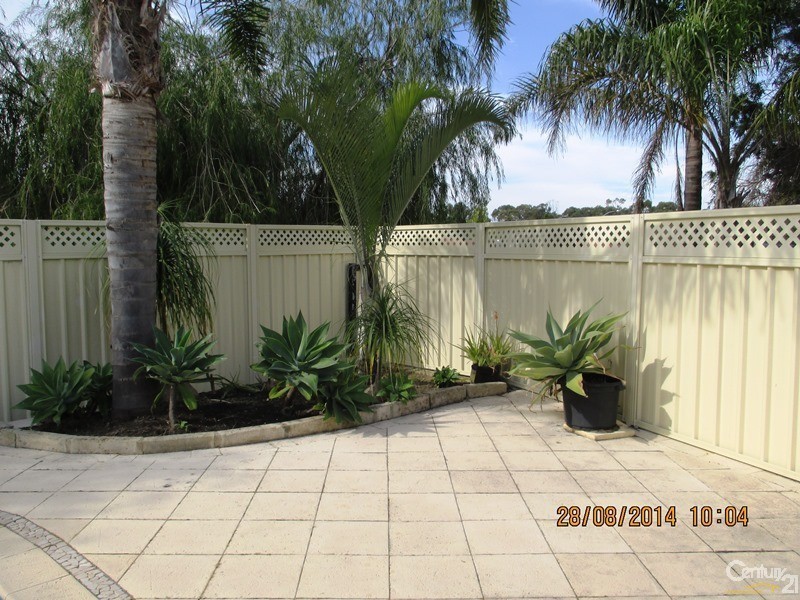 2 Kangaroo Paw Drive, Greenfields WA 6210