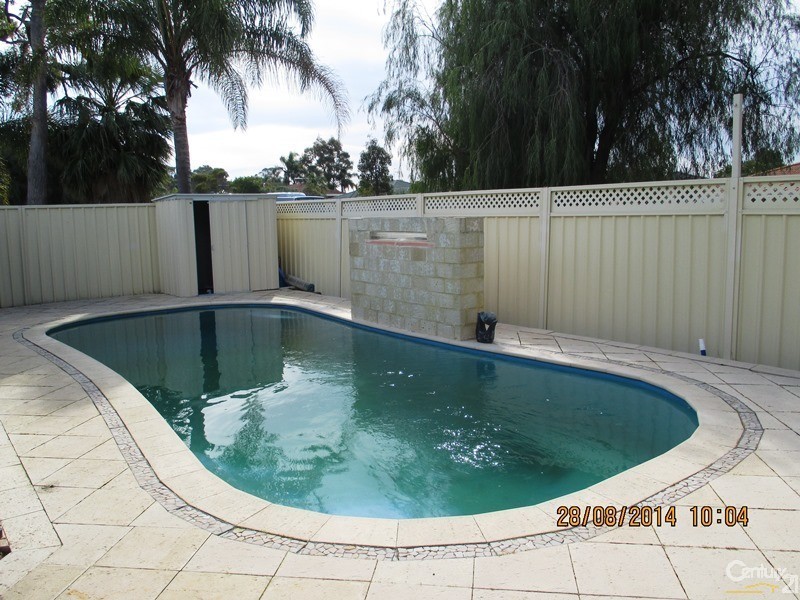 2 Kangaroo Paw Drive, Greenfields WA 6210