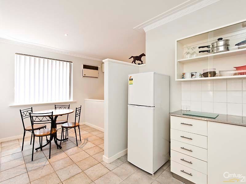 18 Kallang Road, Coodanup WA 6210