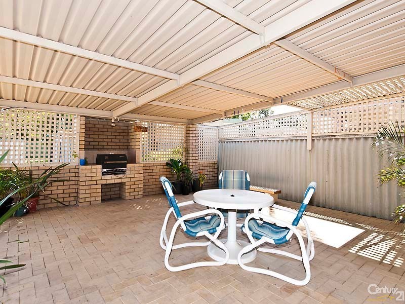 18 Kallang Road, Coodanup WA 6210