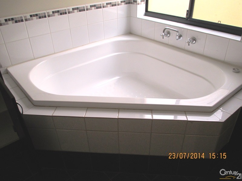 3 Adela Bend, Lakelands WA 6180