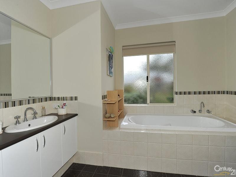 2 Garden Road, Dawesville WA 6211