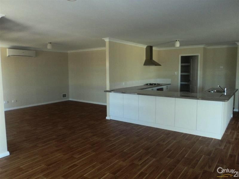 40 Cawana Parkway, Lakelands WA 6180