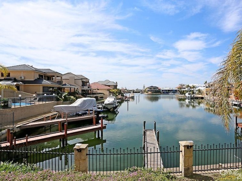 26 Santavea Mews, Halls Head WA 6210