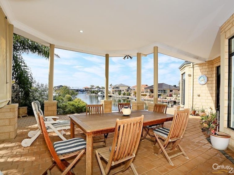 26 Santavea Mews, Halls Head WA 6210