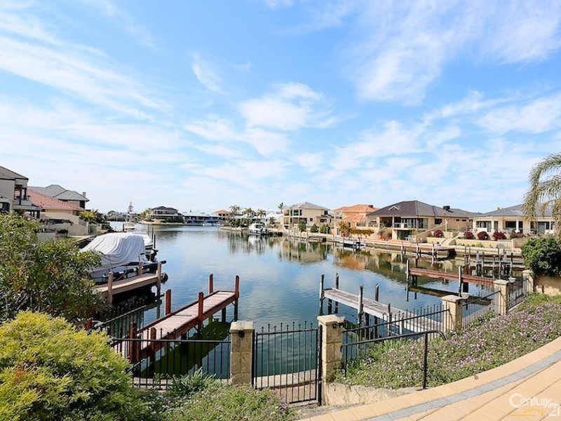 26 Santavea Mews, Halls Head WA 6210