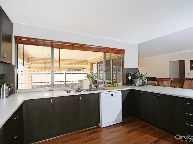 287 Peelwood Parade, Halls Head WA 6210