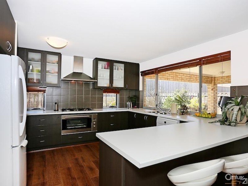 287 Peelwood Parade, Halls Head WA 6210