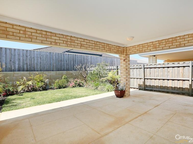 287 Peelwood Parade, Halls Head WA 6210