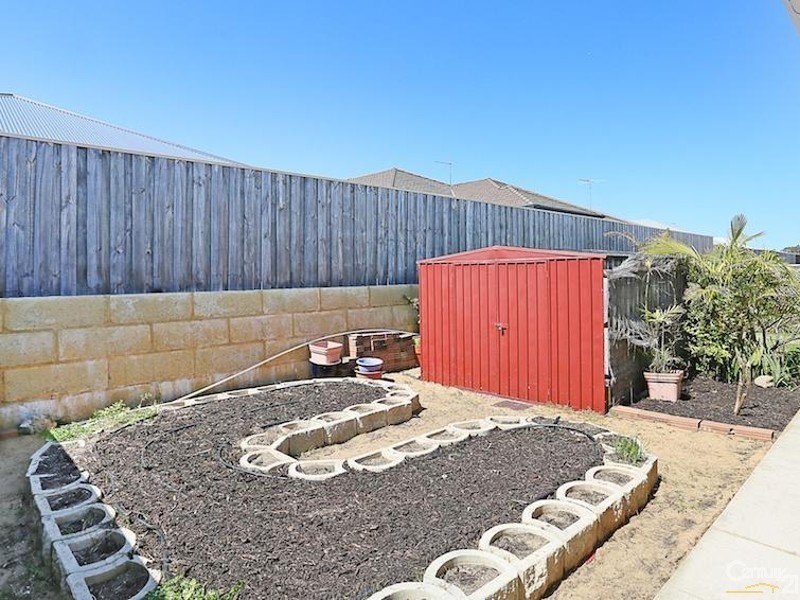 287 Peelwood Parade, Halls Head WA 6210