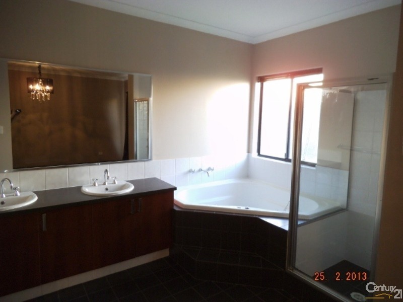 5 Pictum Way, Halls Head WA 6210