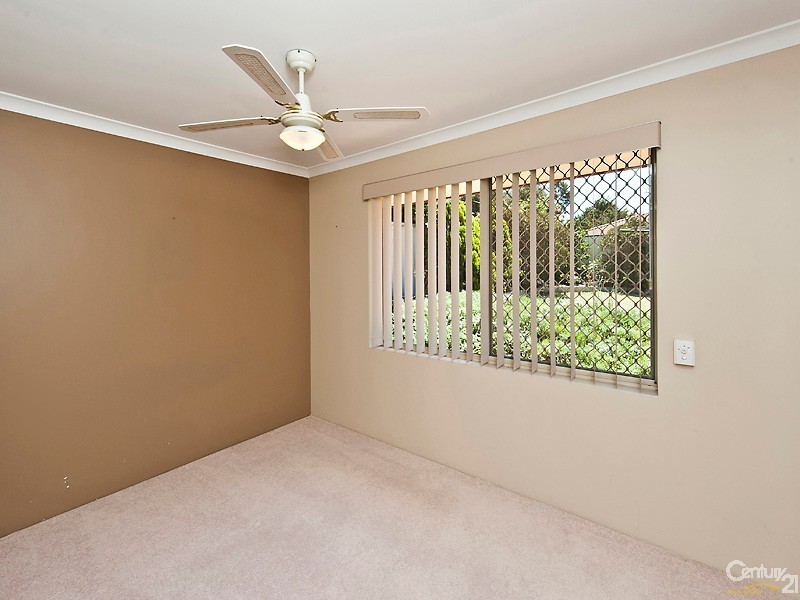 3 Wintersweet Place, Halls Head WA 6210