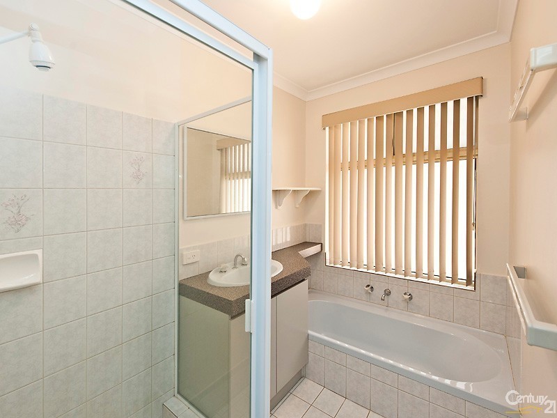 3 Wintersweet Place, Halls Head WA 6210