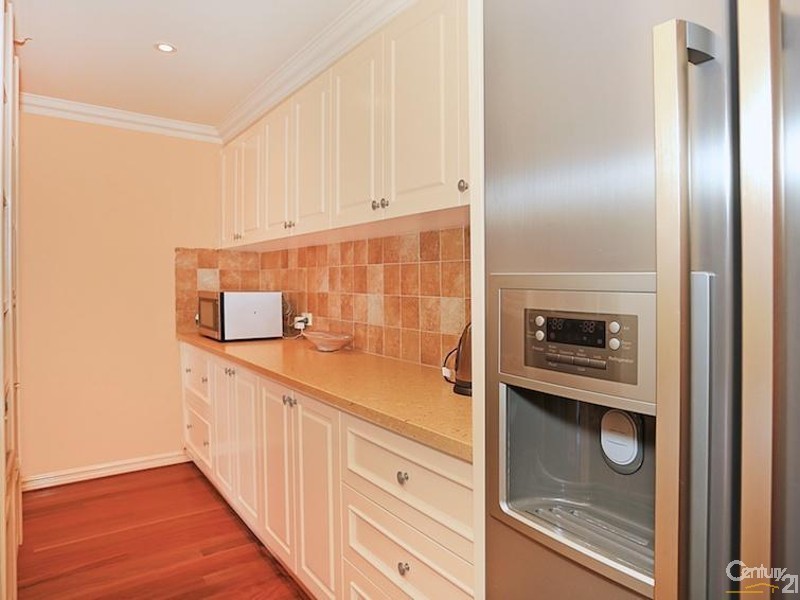 14 Picaroon Place, Halls Head WA 6210