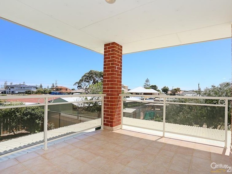 39 Yanrey Street, Golden Bay WA 6174