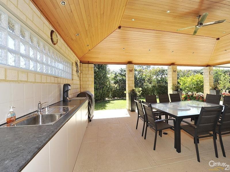 8 Maggie Way, Coodanup WA 6210