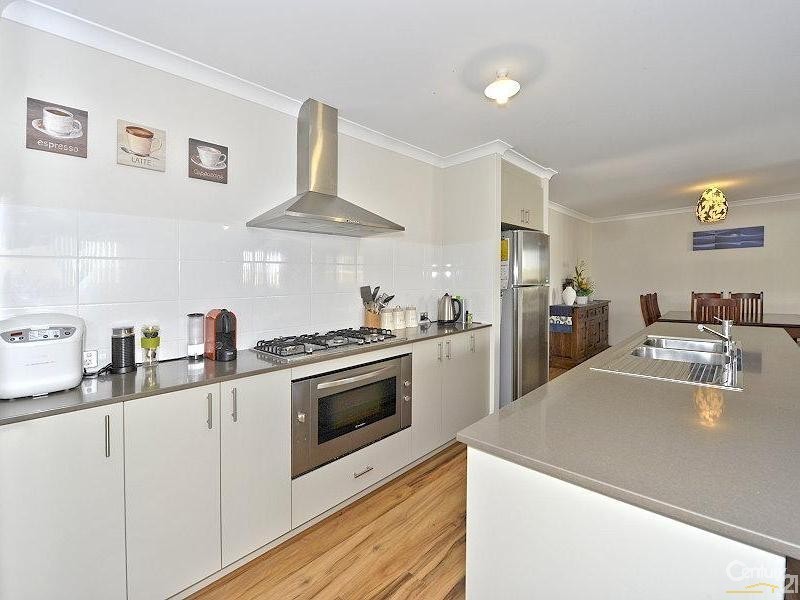 32 McCubbin Loop, Dawesville WA 6211