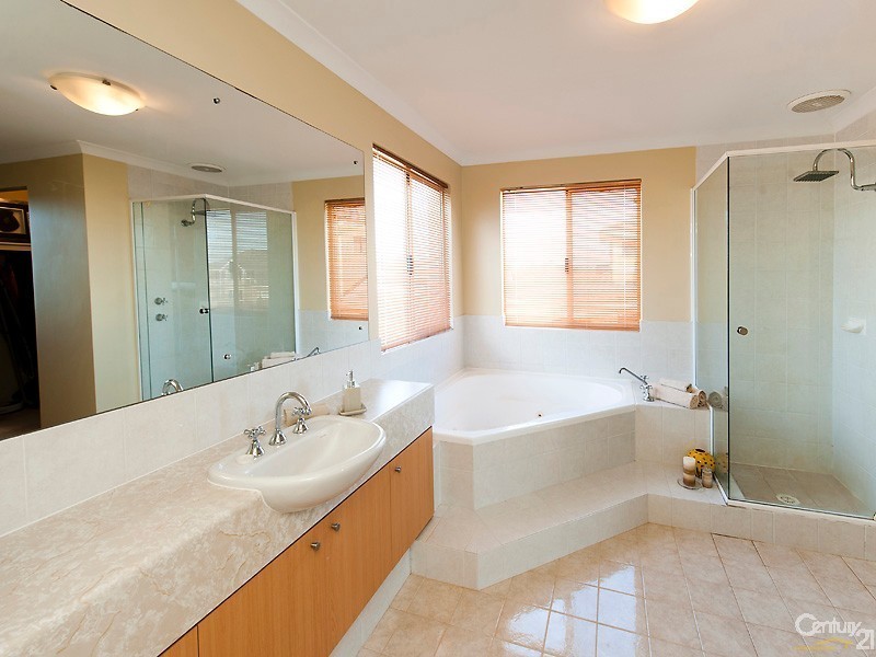 11 Abeona Parade, Madora Bay WA 6210