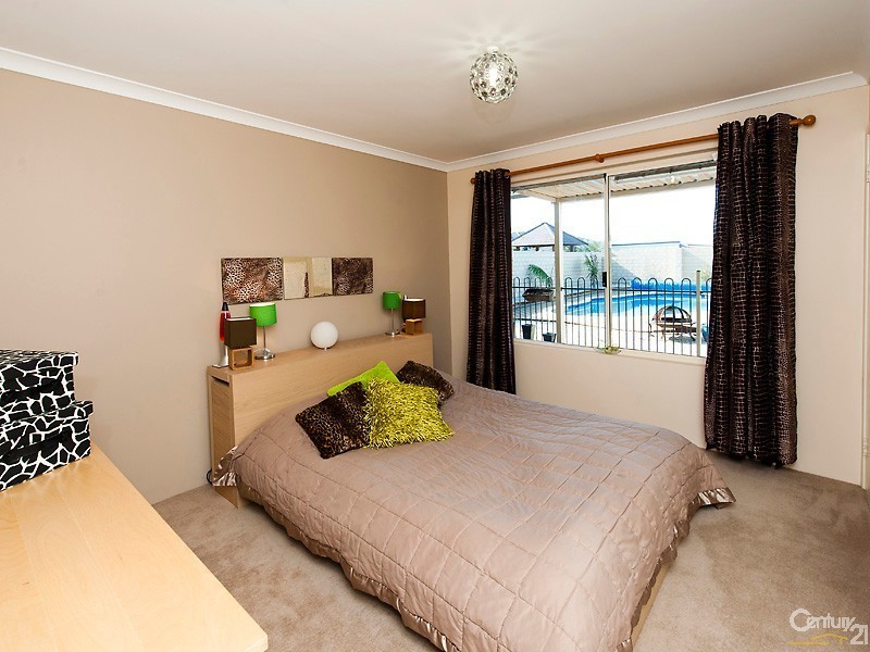11 Abeona Parade, Madora Bay WA 6210