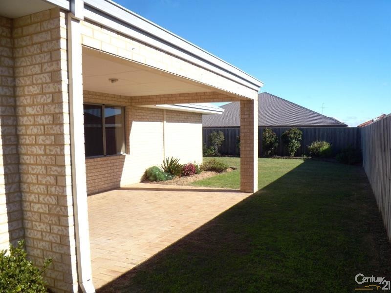 24 Carissa Turn, Halls Head WA 6210