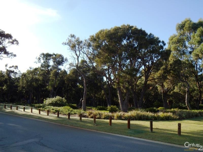 24 Carissa Turn, Halls Head WA 6210