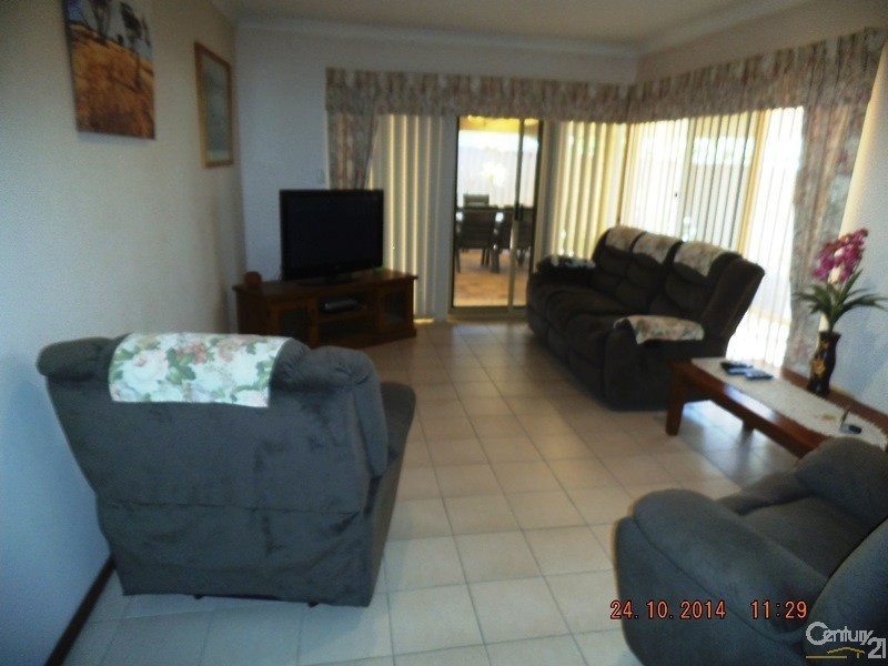 3 Muirfield Court, Halls Head WA 6210
