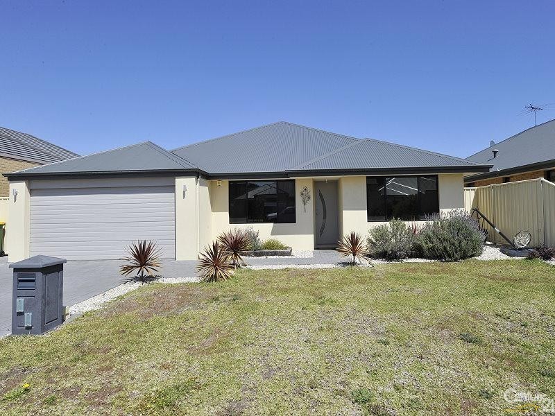 12 Nuchea Vista, Lakelands WA 6180