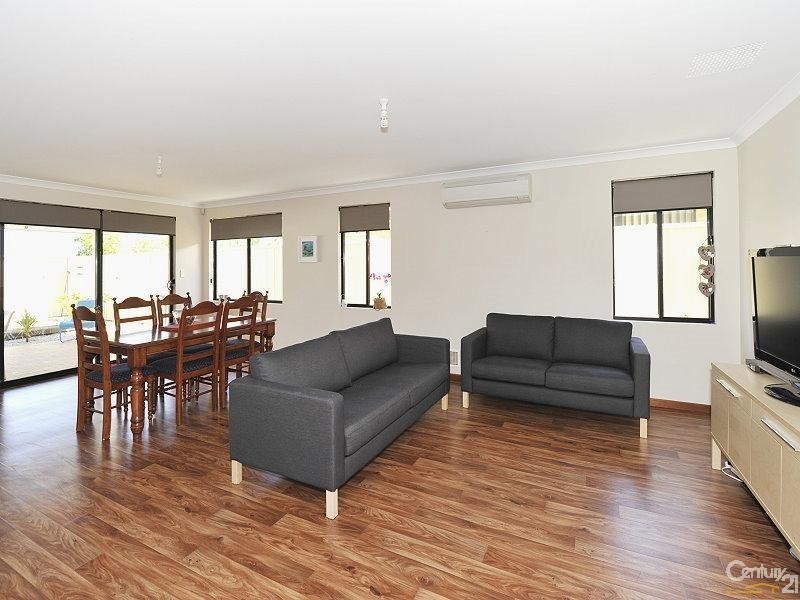 12 Nuchea Vista, Lakelands WA 6180