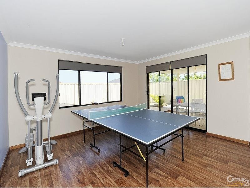 12 Nuchea Vista, Lakelands WA 6180