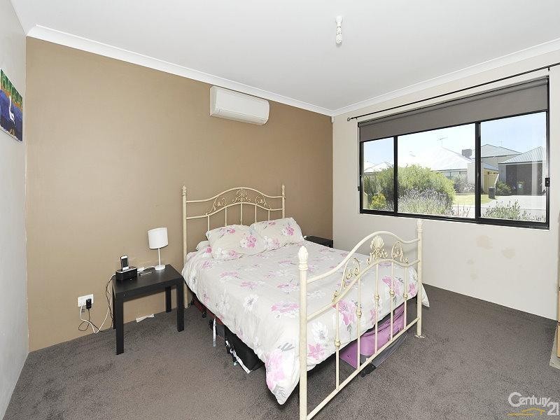 12 Nuchea Vista, Lakelands WA 6180