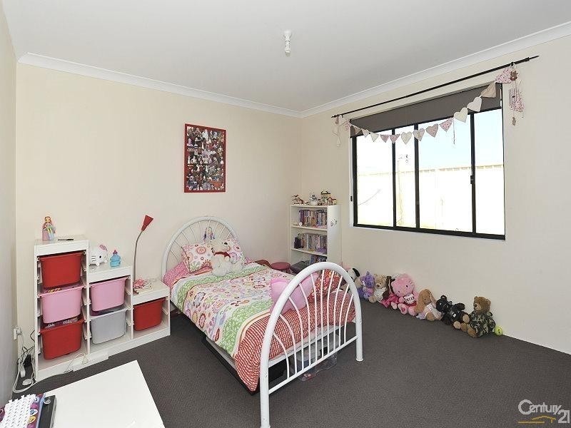 12 Nuchea Vista, Lakelands WA 6180