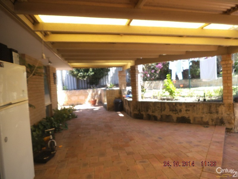 3 Muirfield Court, Halls Head WA 6210