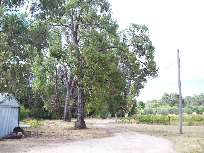 286 Newnham Road, Lake Clifton WA 6215