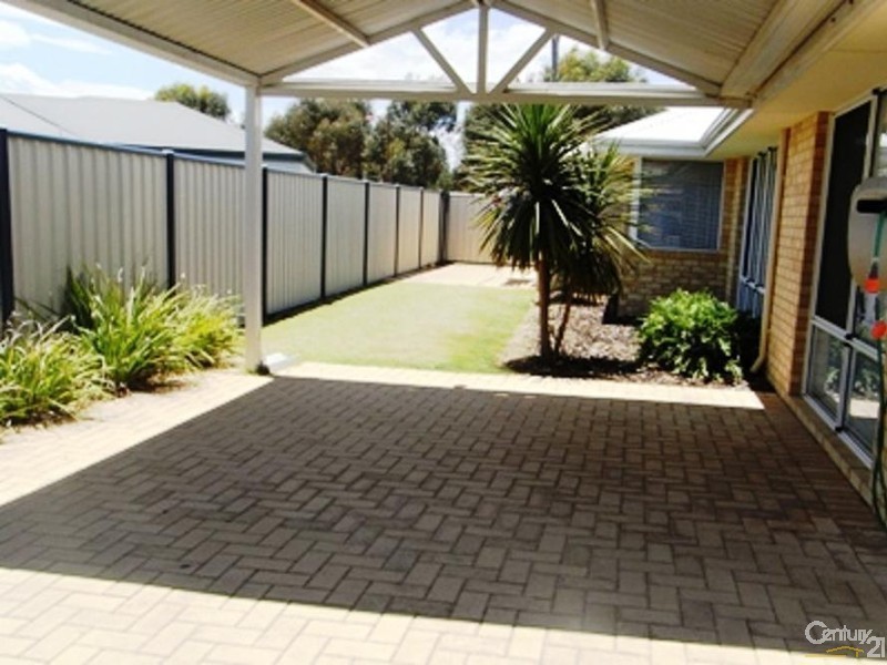 27 Brackenridge Ramble, Meadow Springs WA 6210
