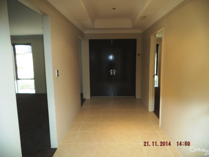 5 Karri Karri Pass, Lakelands WA 6180