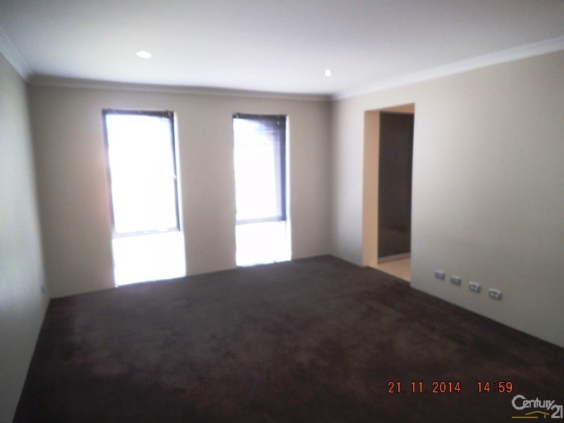 5 Karri Karri Pass, Lakelands WA 6180