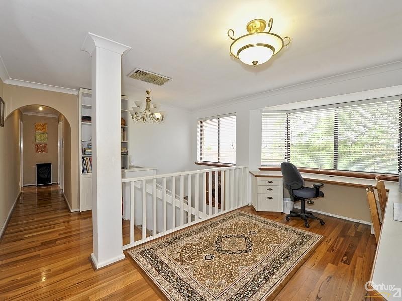 23 Admiralty Crescent, Halls Head WA 6210