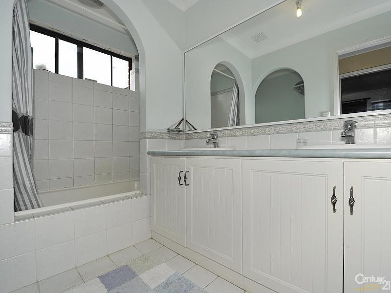 23 Admiralty Crescent, Halls Head WA 6210