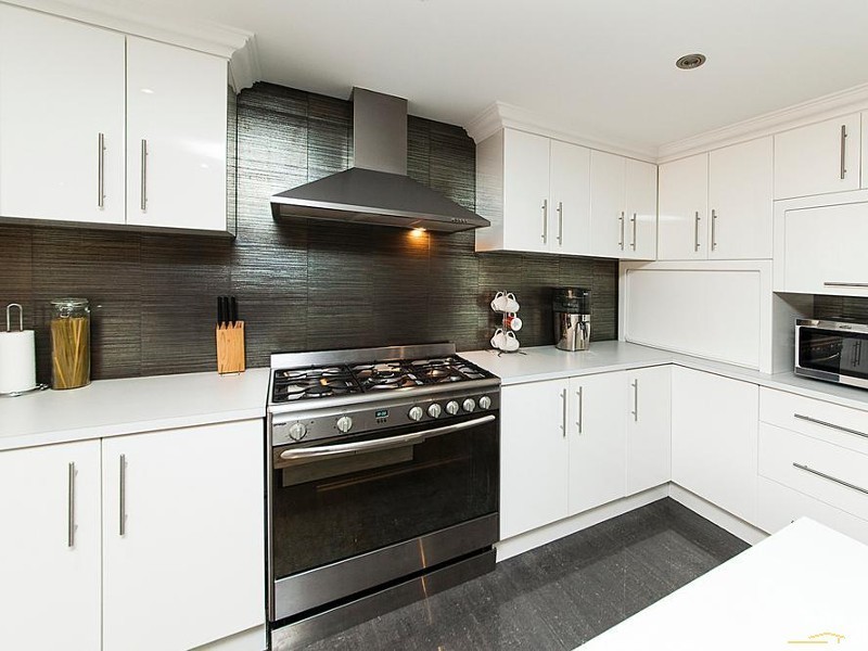 12 Bamburgh Turn, Meadow Springs WA 6210