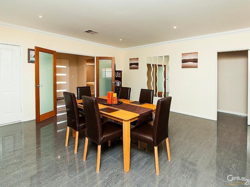 12 Bamburgh Turn, Meadow Springs WA 6210