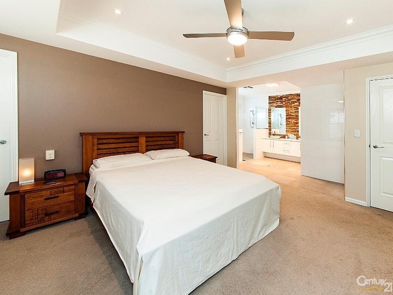 12 Bamburgh Turn, Meadow Springs WA 6210