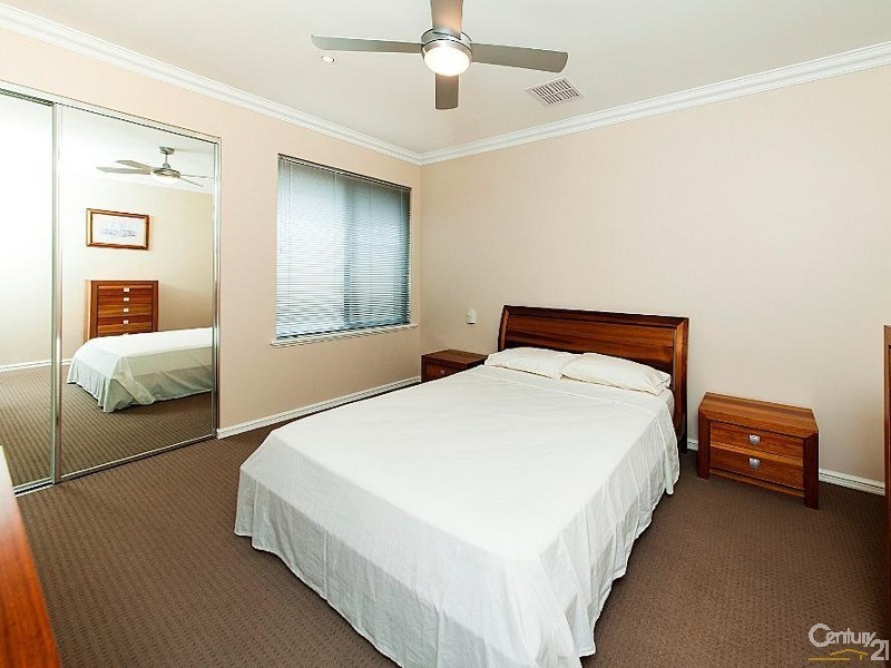 12 Bamburgh Turn, Meadow Springs WA 6210