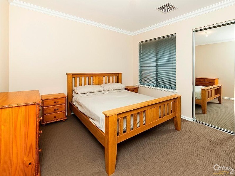 12 Bamburgh Turn, Meadow Springs WA 6210