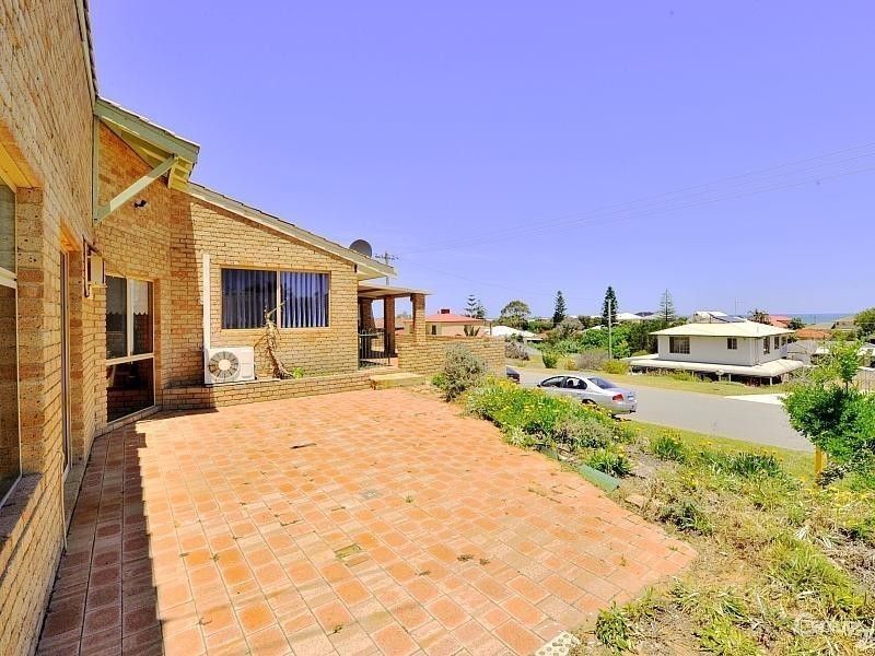 16 Karinga Road, San Remo WA 6210