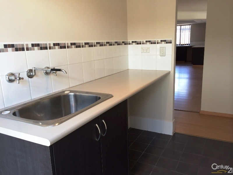 3 Adela Bend, Lakelands WA 6180