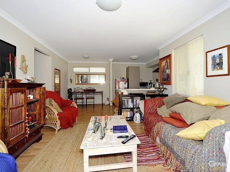 79 Leisure Way, Halls Head WA 6210